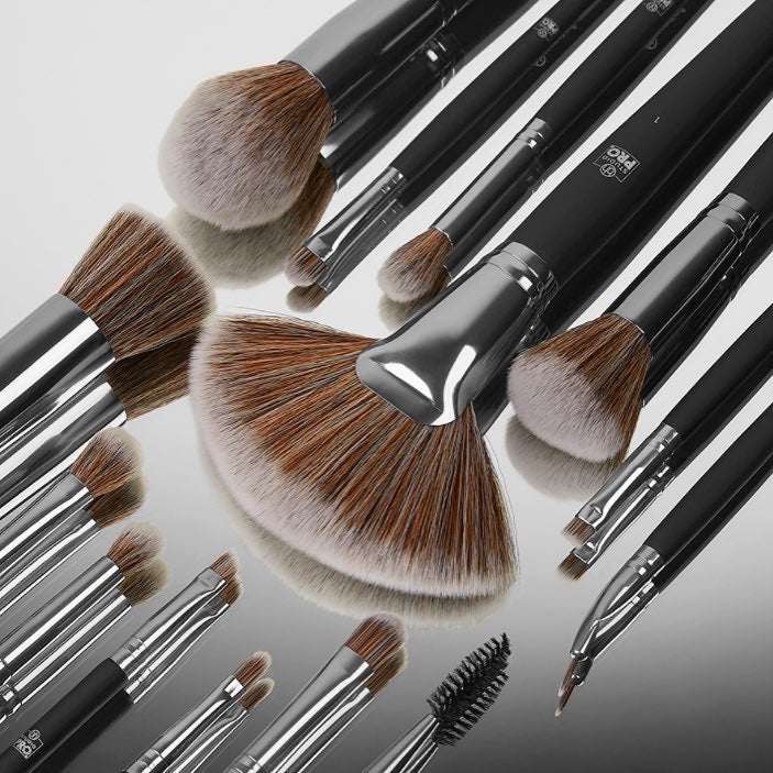 Combo Nars Foundation and BH Brush Set